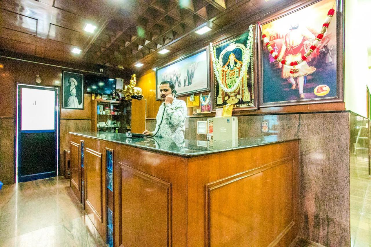 Priyanka Residency Hotel Bangalore Exterior photo